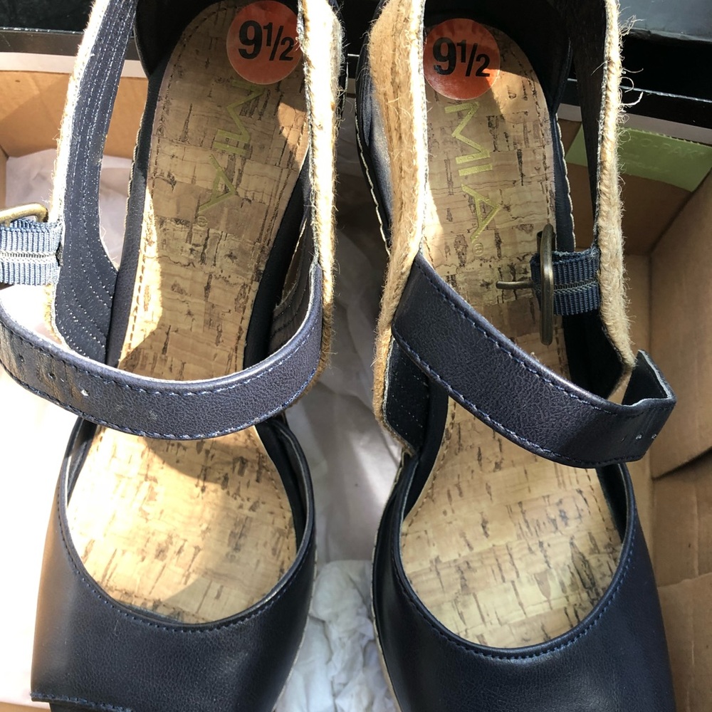 Mia sandal espadrille style